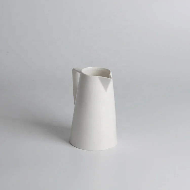 Cheap white durable wholesale fine china ceramic milk water jugs for restaurant