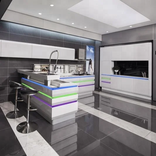 Italian Luxury Handless High Gloss HDF Lacquered Paint Cabinet Kitchen Miami