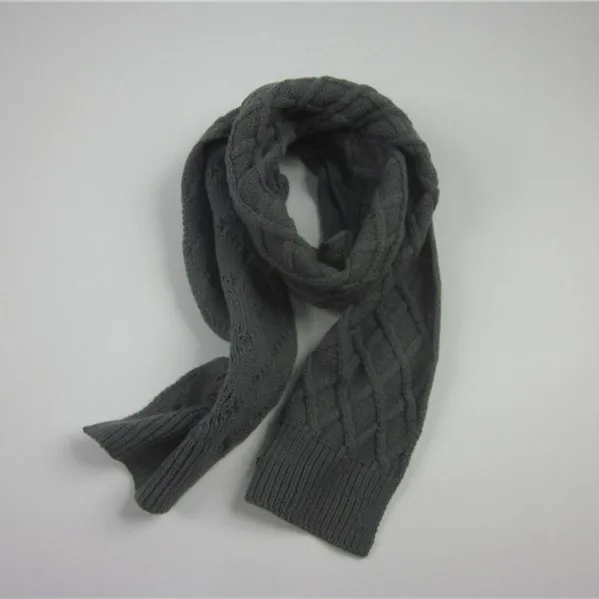 Ladies Fashion Pattern Grey Knit Beret Hat and Scarf Set