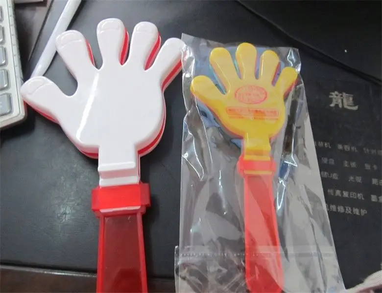 ZH2007 Customized Sport fans cheering toy plastic PP noise maker hand clapper