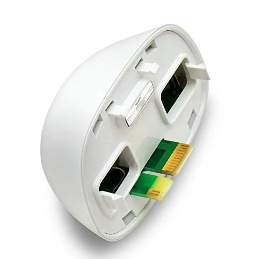 Hair removal lamp head for hair removal and replaceable lamp holder