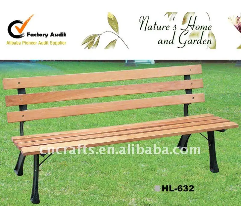 
 Классическая деревянная и чугунная садовая скамья  