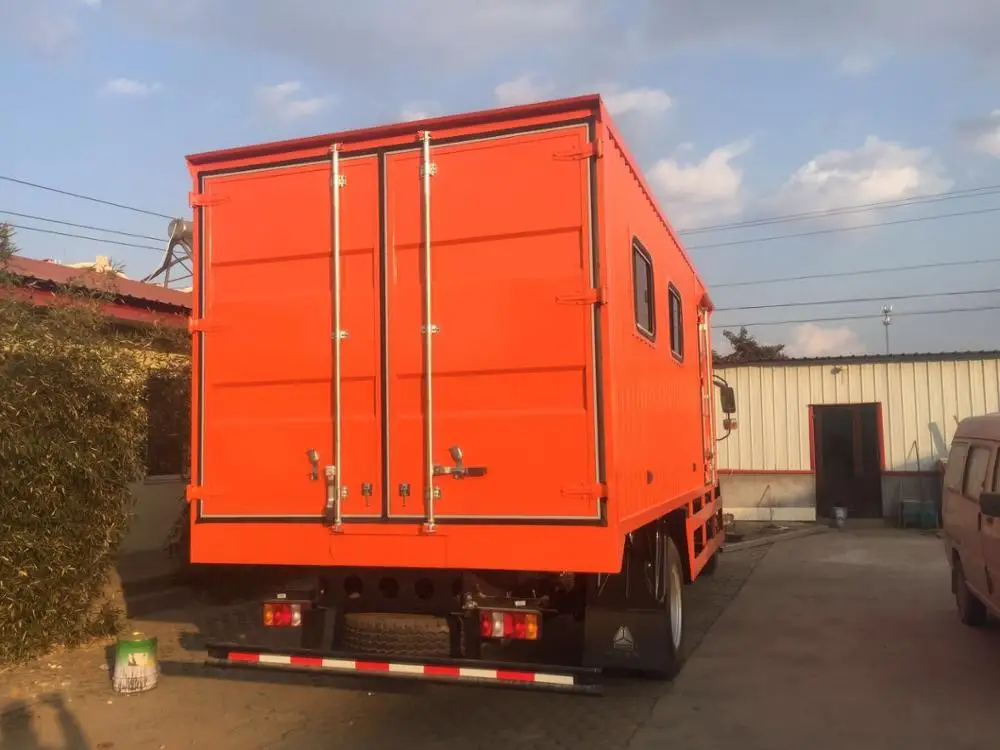 Factory Price China Manufacturer HOWO Mobile Workshop Light Truck Other Trucks on Sale