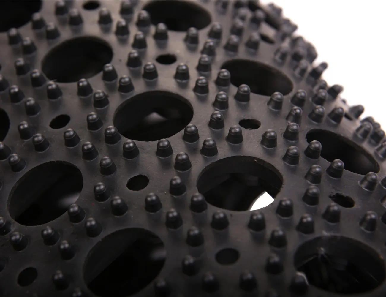 2023 industrial perforated rubber grass engineers anti fatigue non slip deck boat mat IMPA511071