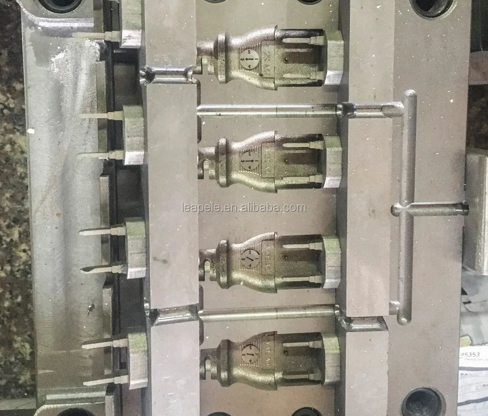 OEM Customized National Plastic Electric Computer Plug Injection Mould