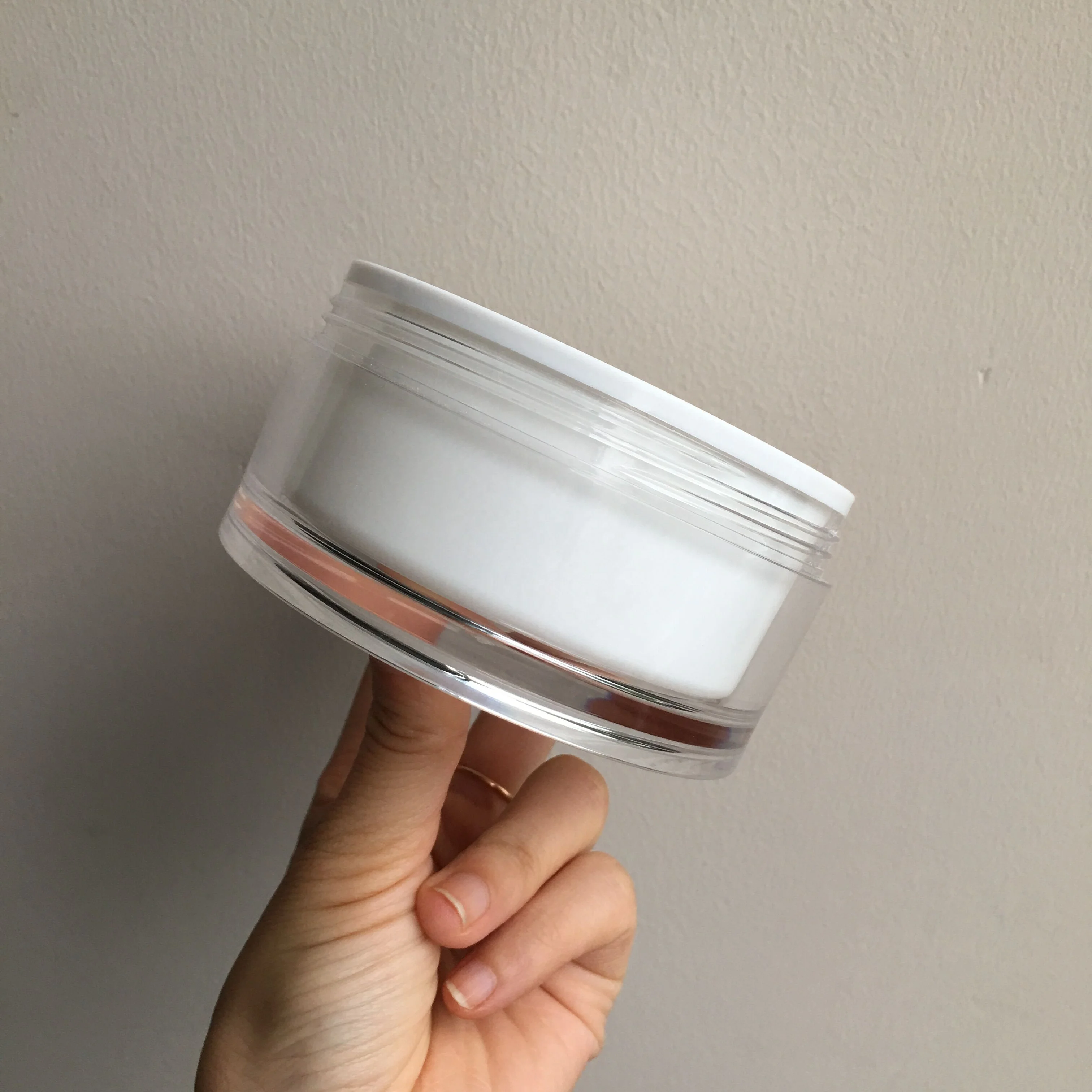 Hot sale cosmetic 100g cylinder round white double wall facial  plastic jar