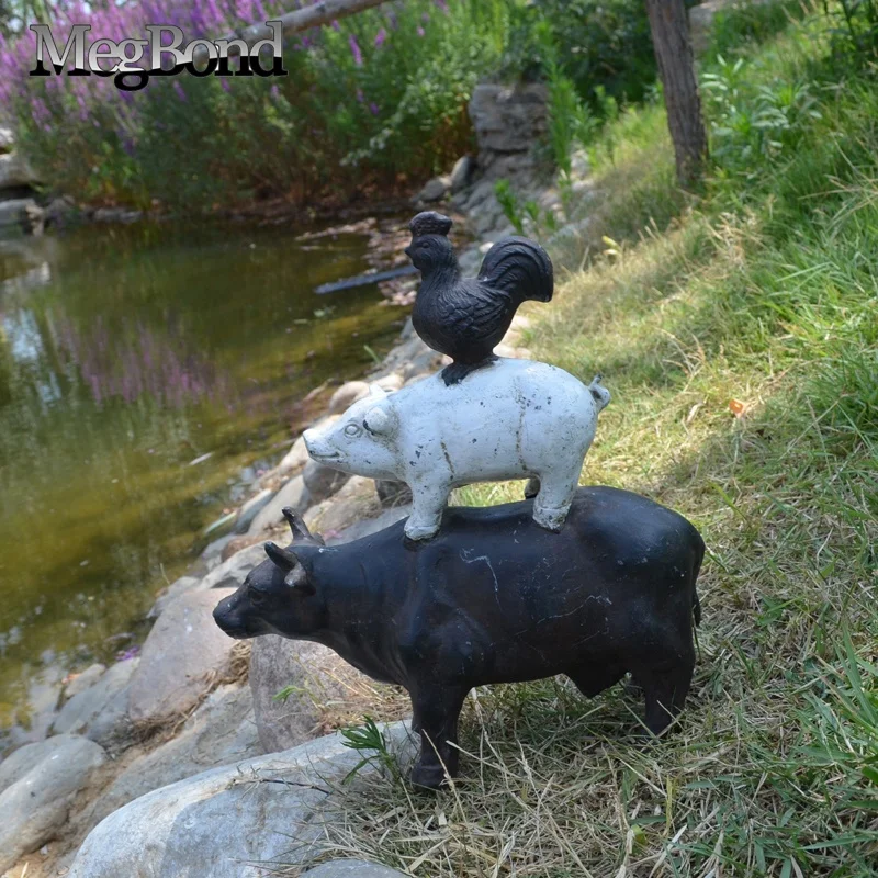 Cast iron Chicken and Pig and Rooster Table Decoration, traditional cast iron animal sculpture