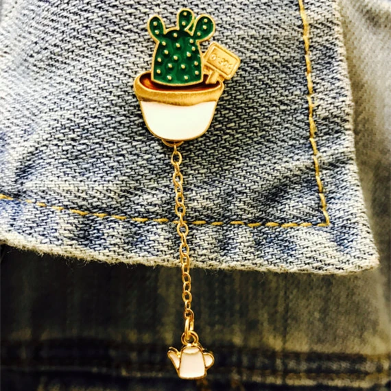 
 Сувенирный подарок на заказ эмалированная металлическая брошь с блестящим позолоченным покрытием  