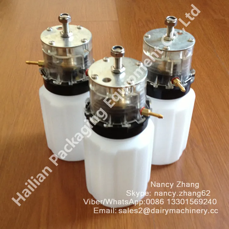 Dairy Milking Spares Plastic Vacuum Pump Oil Can