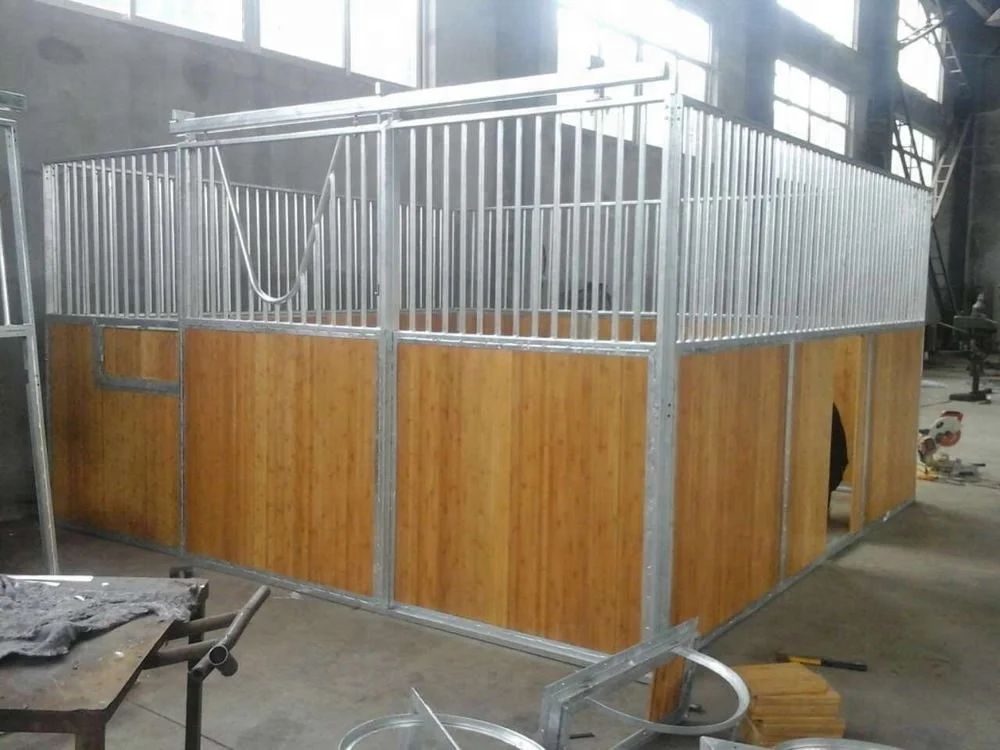 Luxury Bamboo Horse Stall With Rolling Feeder Board Sliding Door