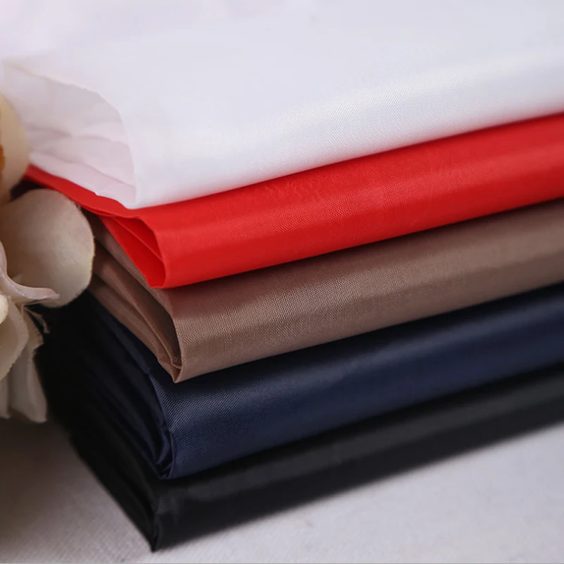 
 Китай, оптовая продажа, Лидер продаж, дешевый запас, высококачественная ткань из тафты с принтом, одежда, сумка для платья, полиэфирная тафта 75D 190T 55 г/м2  