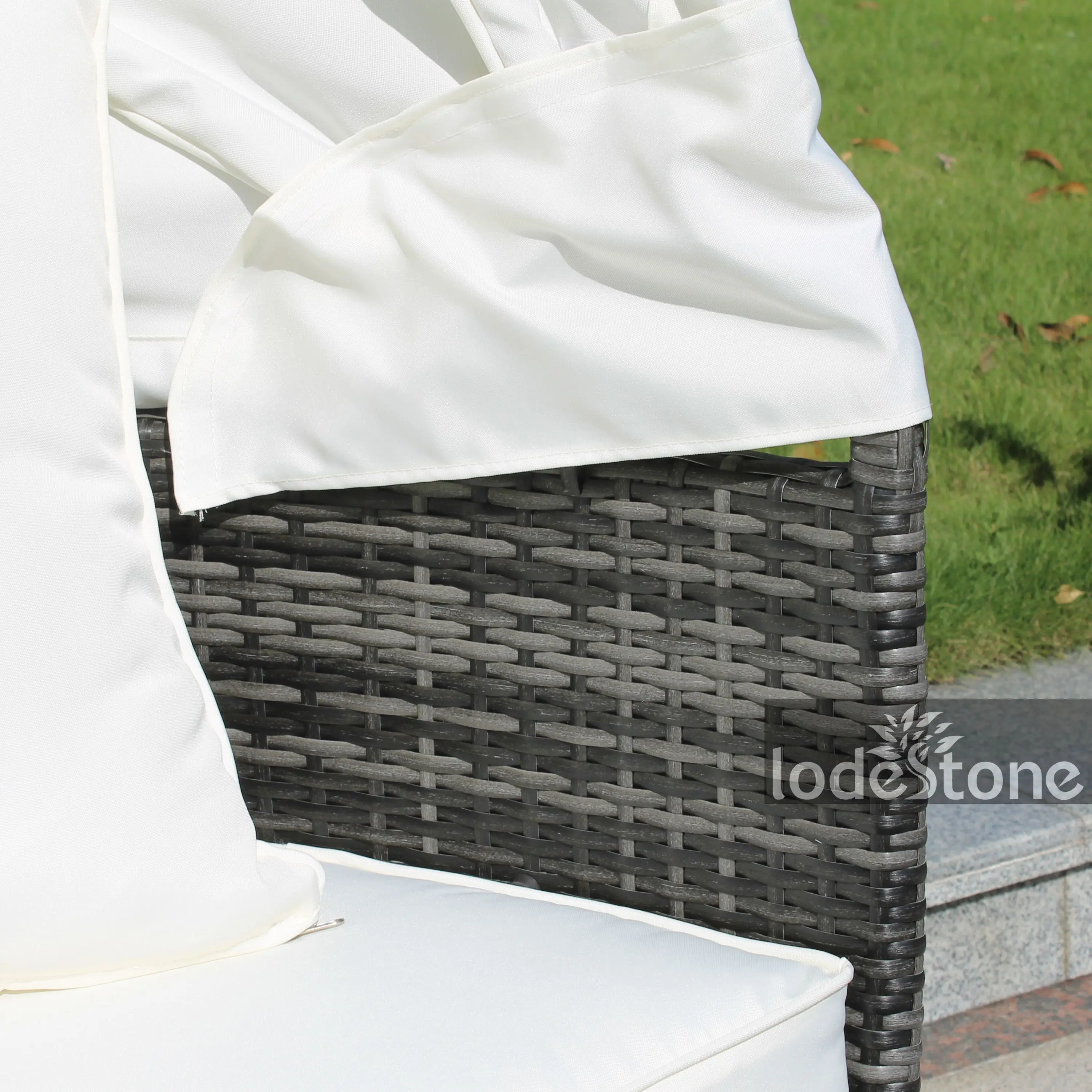 Hangzhou Outdoor furniture Aluminum Frame Rattan Sunbed With Canopy round rattan daybed