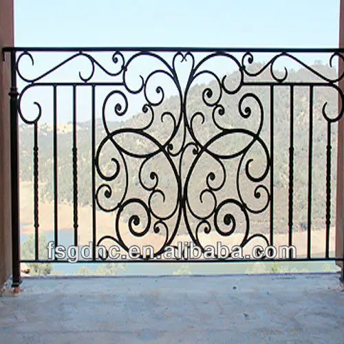 
Конструкция перил из кованого железа для балкона 