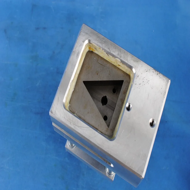 PE Bag Triangle Hole Pneumatic Punching Machine