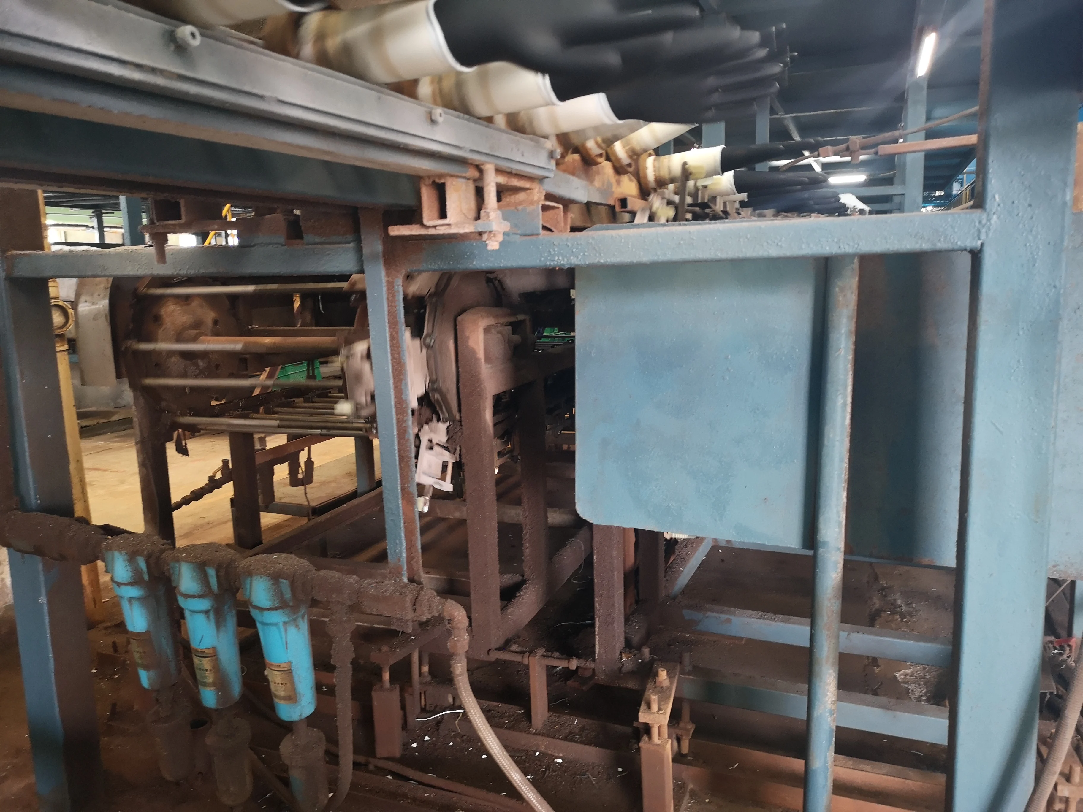 
China Zhangjiagang high quality cheap pvc glove dotting machine in pvc glove production line 