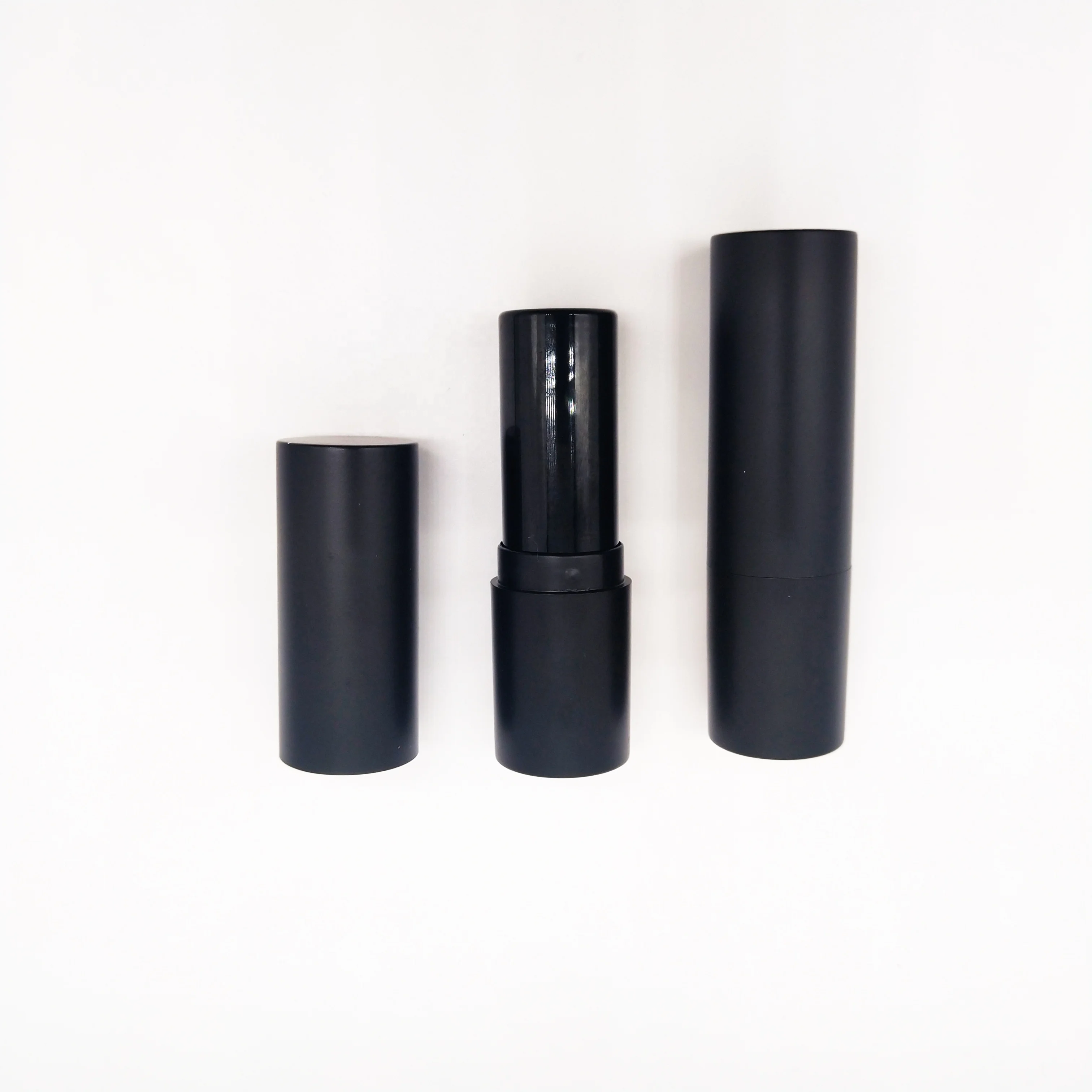 Wholesale high quality stock round black lipstick tube cosmetic packaging for lip balm matte black lipstick container