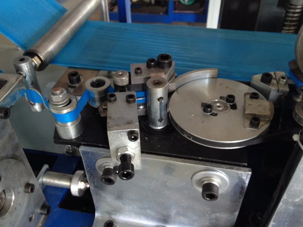 Disposable Pe Plastic Shoe Cover Machine Made And Hand Made Shoes Cover Machine