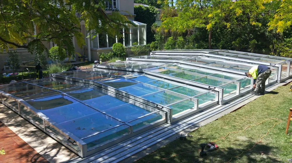 Retractable Swimming Pool Cover with polycarbonate panel and Aluminium frame