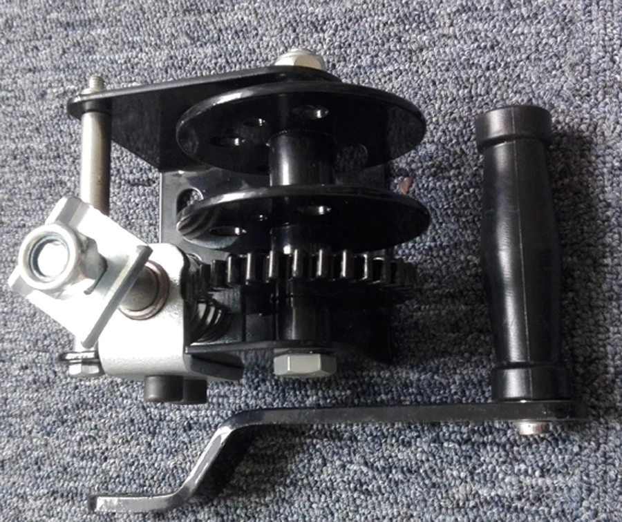 CE SGS approved manufacturing 600lbs worm gear tripod winch