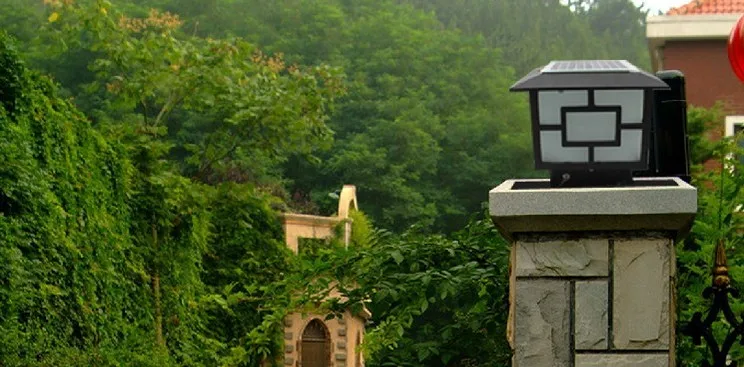 
New Multifunctional Garden Decoration Solar Post Light, Solar Fence Post Pillar Light with Glass Lampshade Series 