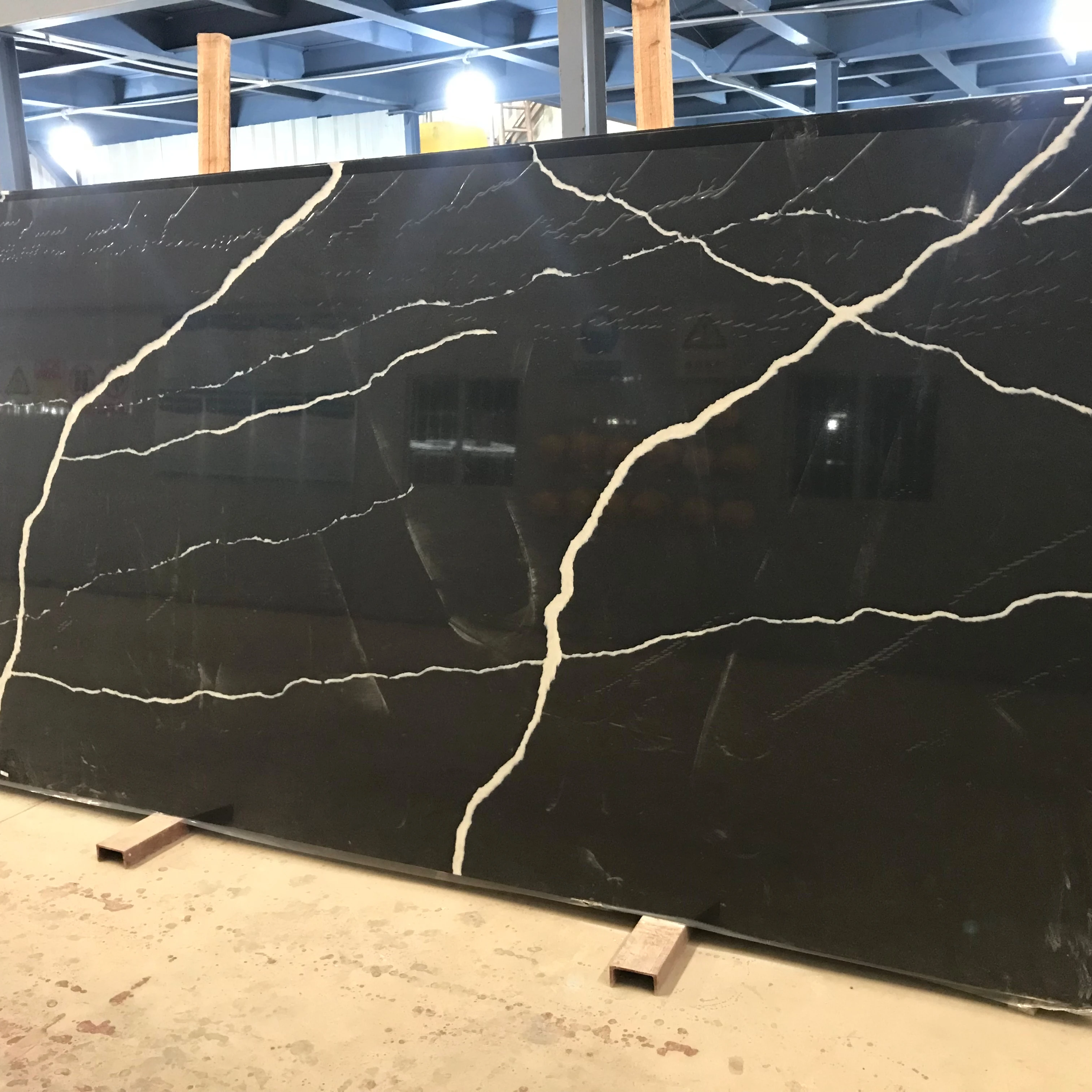 Manufacturer of black marquina quartz stone slabs artificial stone