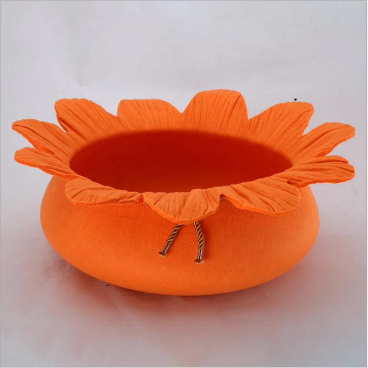 Wholesale Cute Flower Shape Felt Cat Bed Cave , Eco Friendly 100% Wool Felt Beds for Cats and Pets