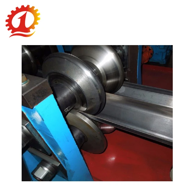 Automatic Freeway Crash Barrier / Highway Guardrail Roll Forming Machine