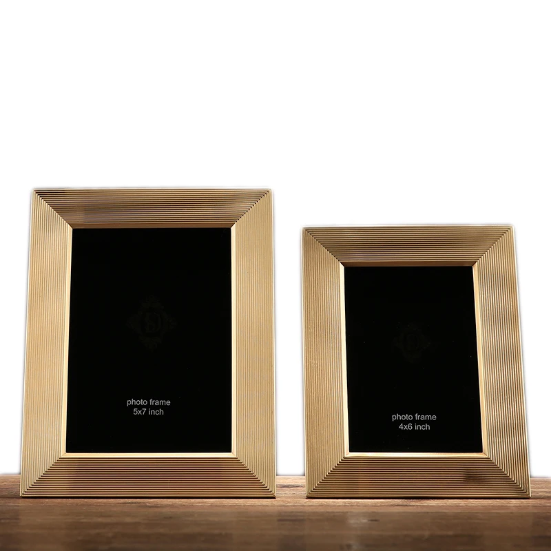 Modern minimalist brass photo frame set 6 inch 7 inch high-grade brass metal photo frame model room office bedroom decoration