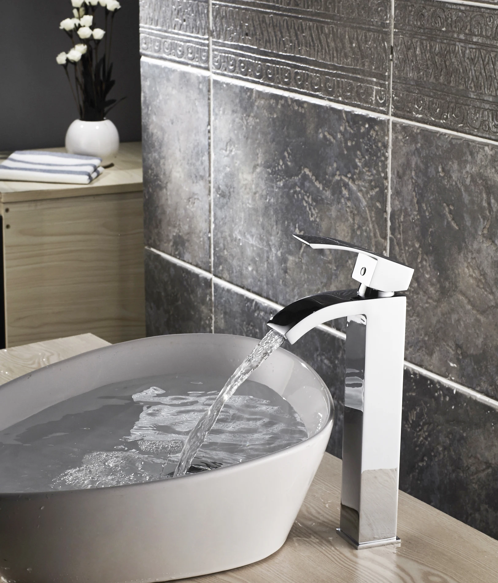 
Tall UK Faucet Waterfall Basin Mixer Taps 