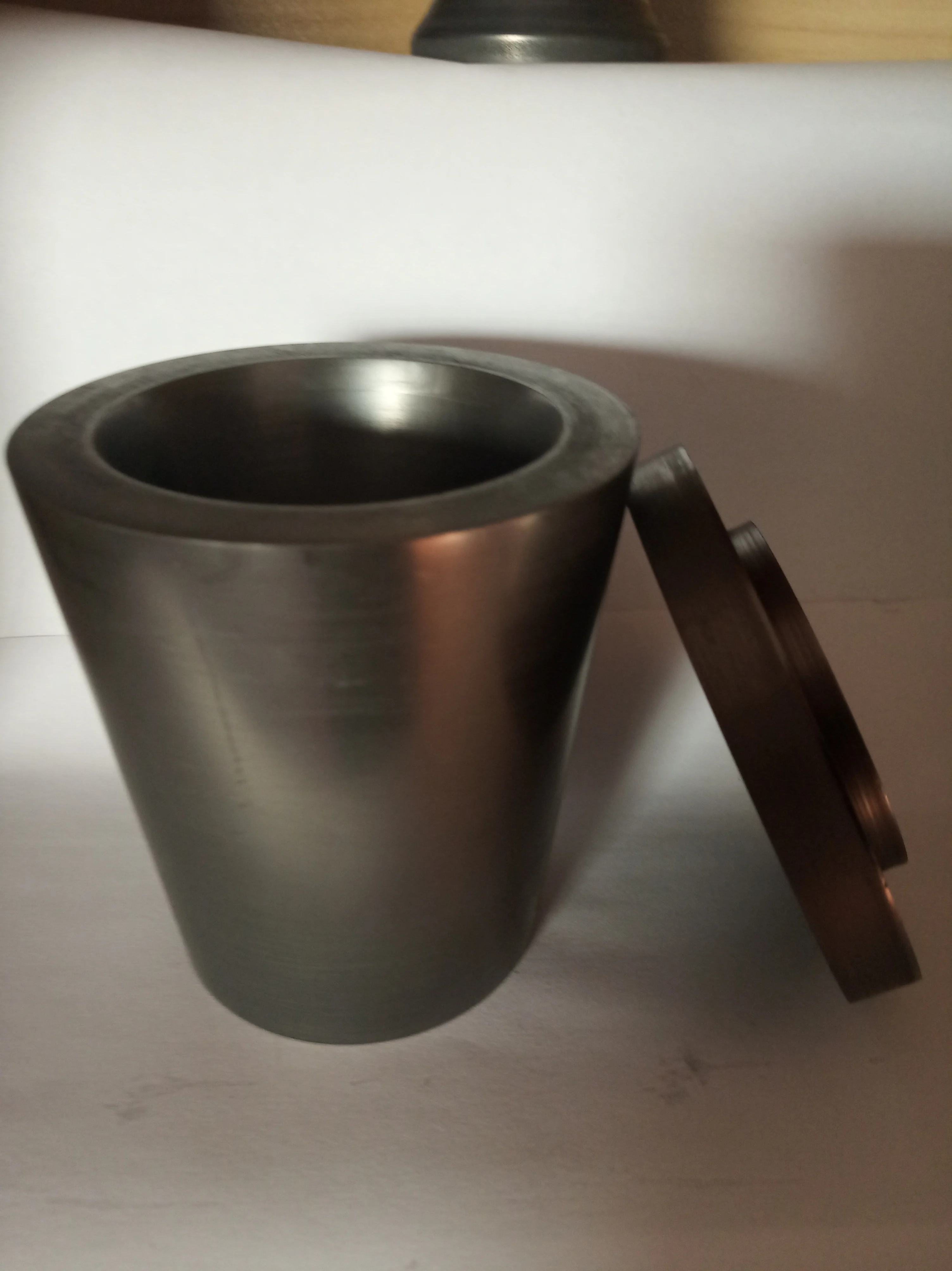 Графитовый тигель высокой чистоты и твердости для продажи