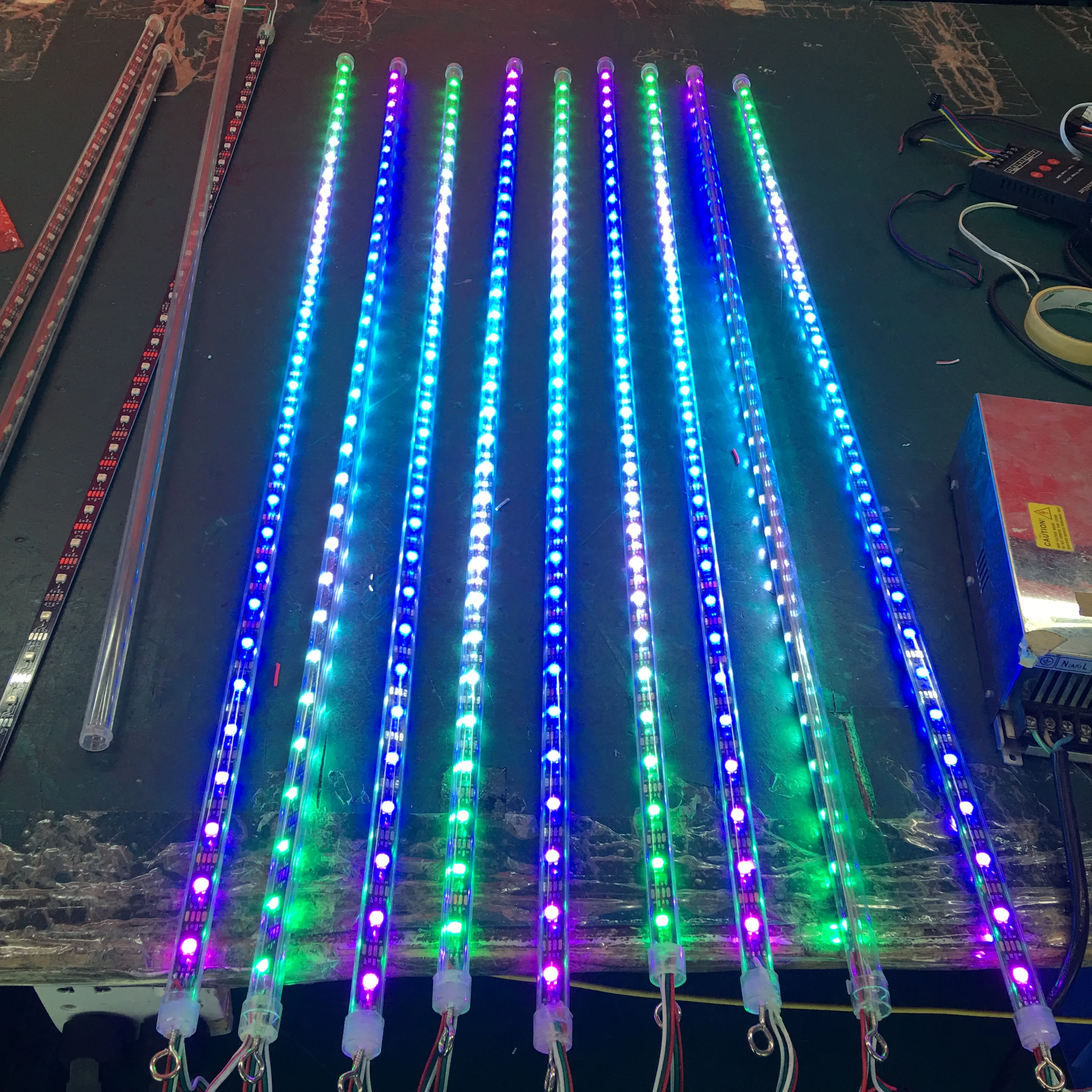 DMX512 WiFi Controlled LED Meteor Tube Light PVC Body for Landscape Nightclub Lighting DC5V to DC24V
