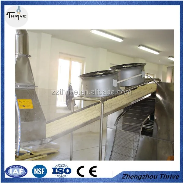 Easy Operation Spicy Curry Beef Chicken Egg Flour Instant Cup Noodles Machine/ instant noodle vending machine