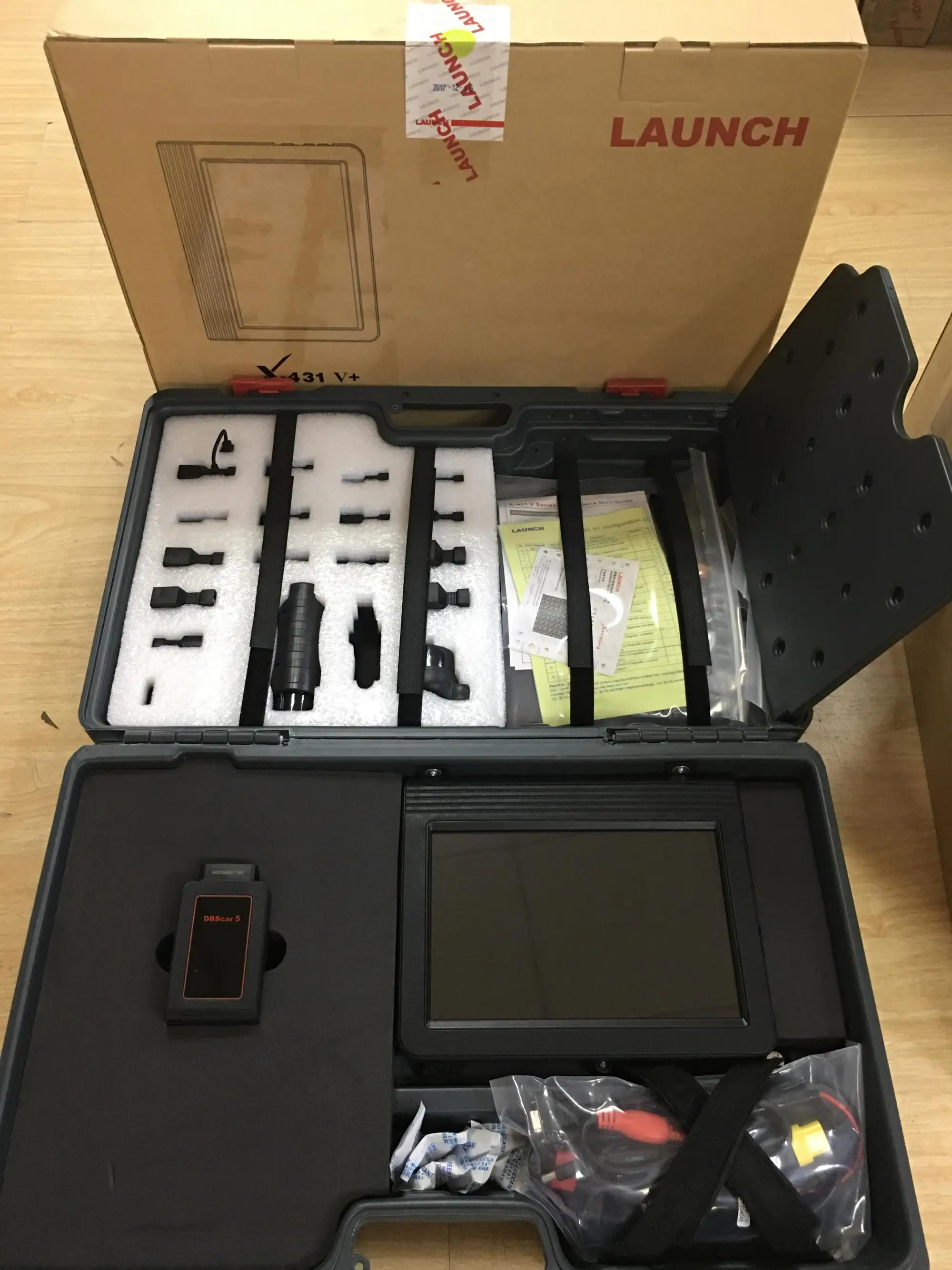 12V and 24V obd2 scanner diagnostic tool V+