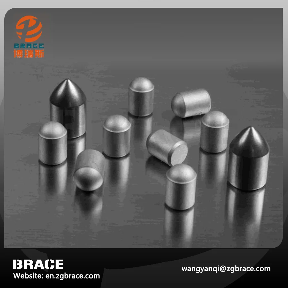 Tungsten carbide stud for HPGR