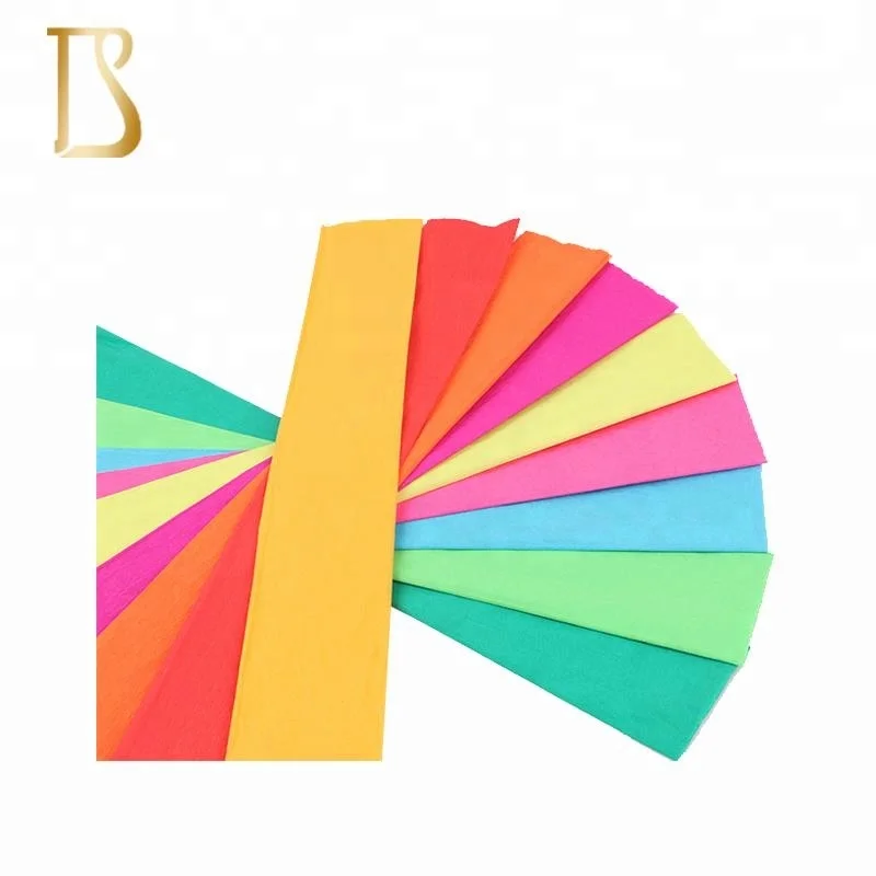 
Gift wrapping patterned crepe paper roll 