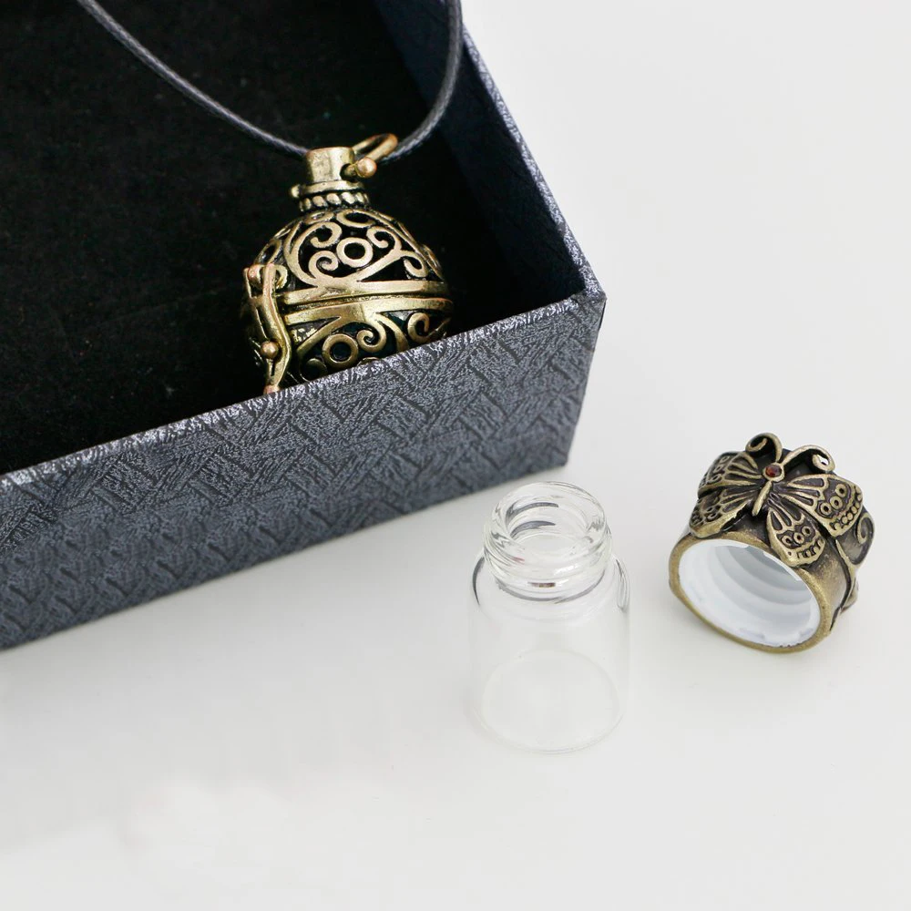 Essential Oil Aromatherapy Necklace Antique Bronze Diffuser Pendant Locket with Bottle Vial Essential Oil Bottle Necklace