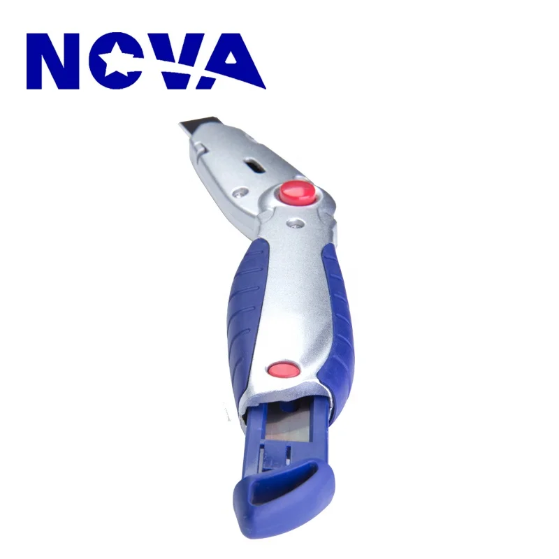 Blade storage compartment folding carpet cutting knife