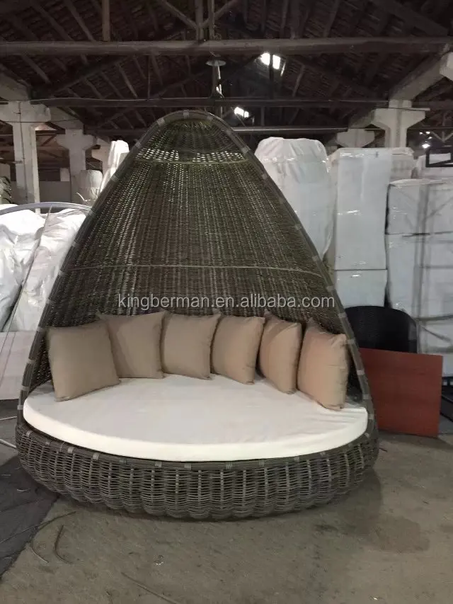 Outdoor Furniture Rattan Garden Furniture Daybed Beach Thick Rattan Sofa Daybed Set