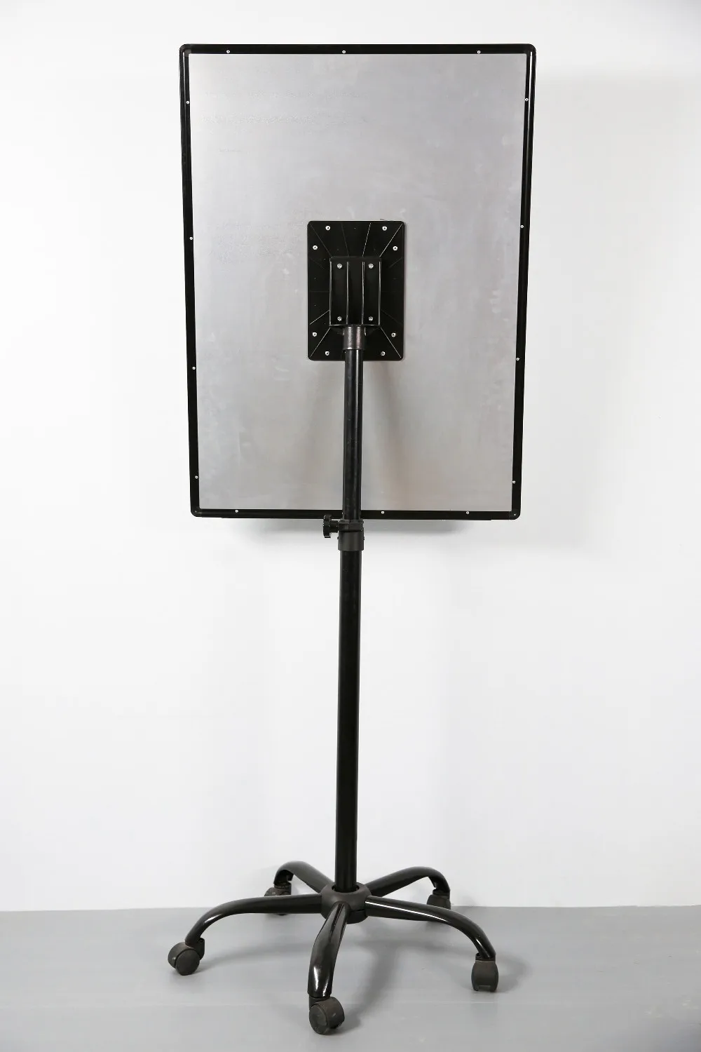 5 Star legs flipchart with lockable castors lacquered steel adjustable height magnetic board for office top quality