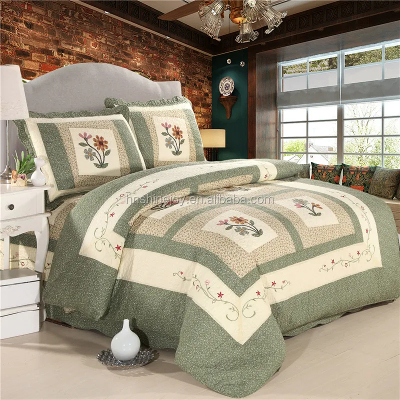 Wholesale customized Queen 100% polyester printed microfiber patchwork quilt