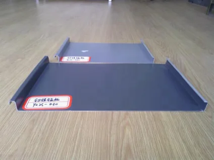 Portable standing seam metal roofing machine clip lock standing seam roof machine