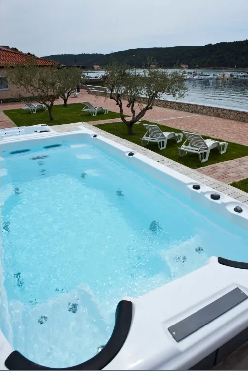 Luxury Design Large Outdoor Swim Spa Pool Fiberglass Swimming Pool Underground