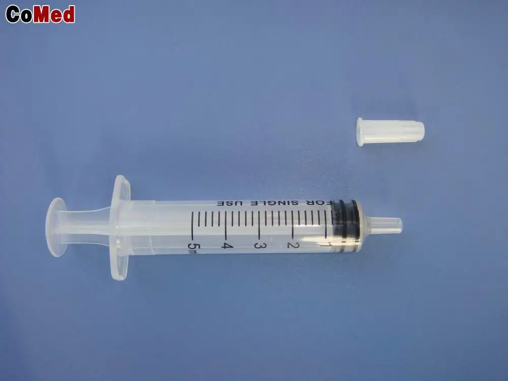 Disposable 5ml luer slip syringe with protective cover
