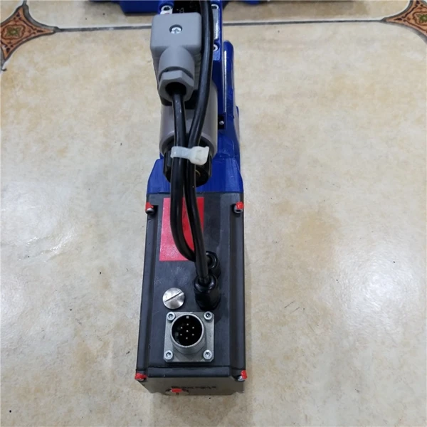 Новое высокое качество Rexroth пропорциональные клапаны R900708955 4WRKE10W5-100P-3X/6EG24K31/A5D3M-683-31series многие типы являются факультативными