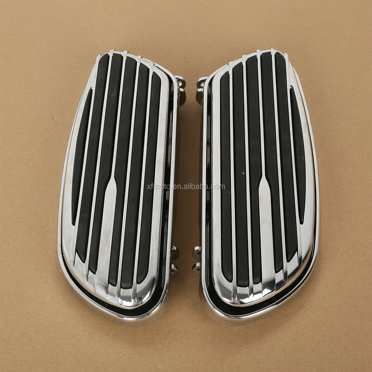 TCMT  Motorcycle Chrome Floor Boards For FLH Touring FLST Softail 1986-2015 XF210392-E