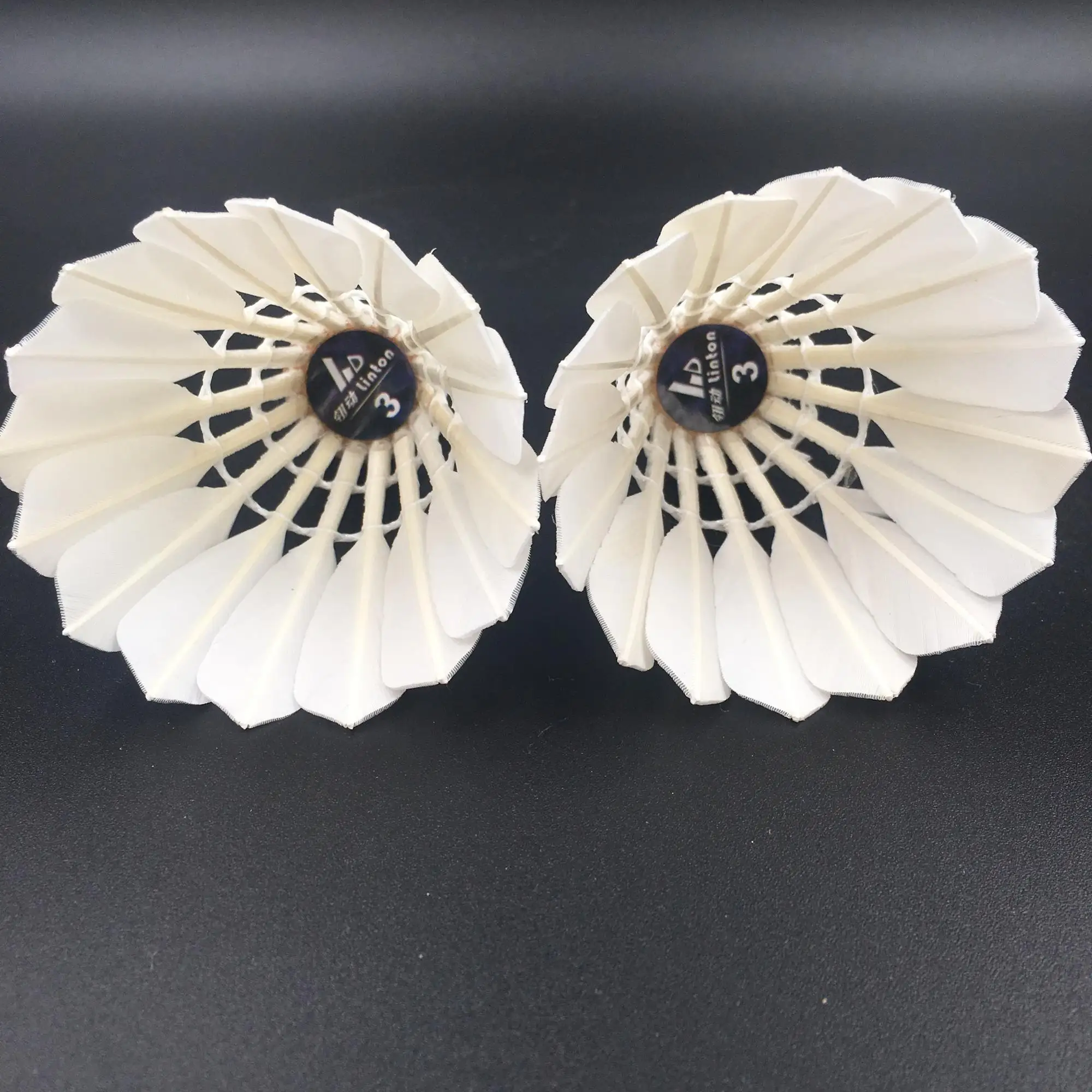 Hot selling in Malaysia 3 layers cork head goose feather shuttlecock badminton for training