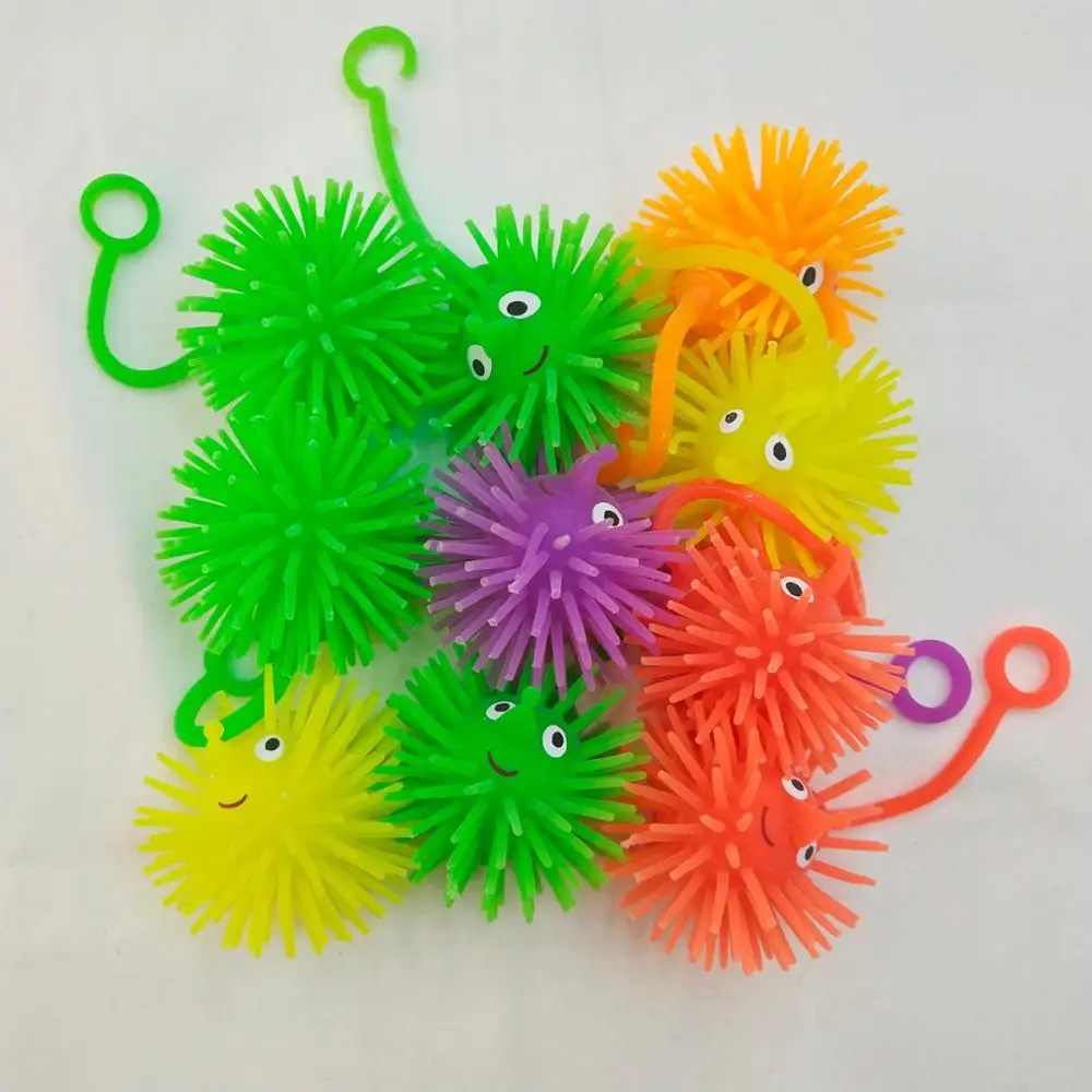 Cute multi-colour 2 inches TPR flashing hedgehog ball toy put into capsule for vending machine