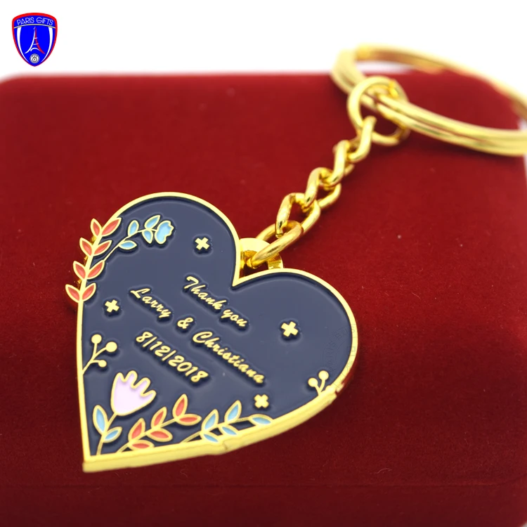 Souvenir Heart Shape Love Soft Enamel Custom Keyring Wedding Keychain Engraved With Name of the Bride and Groom