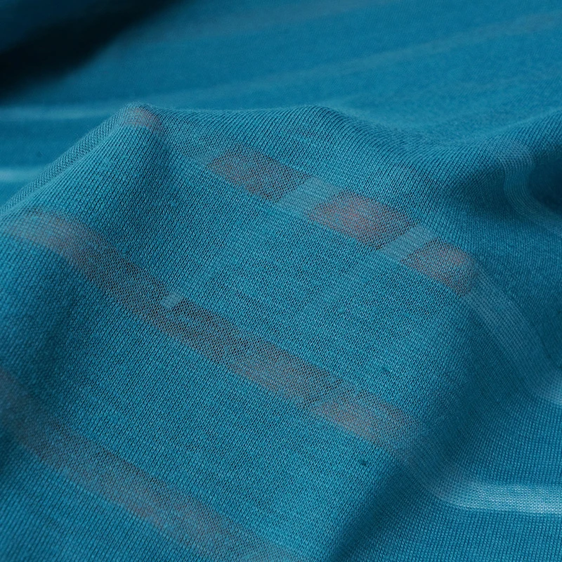 Летняя трикотажная футболка из хлопка и полиэстера в полоску 3*1