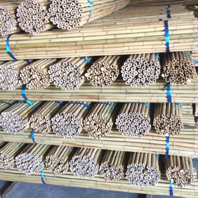 The factory supplies various bamboo poles in bulk